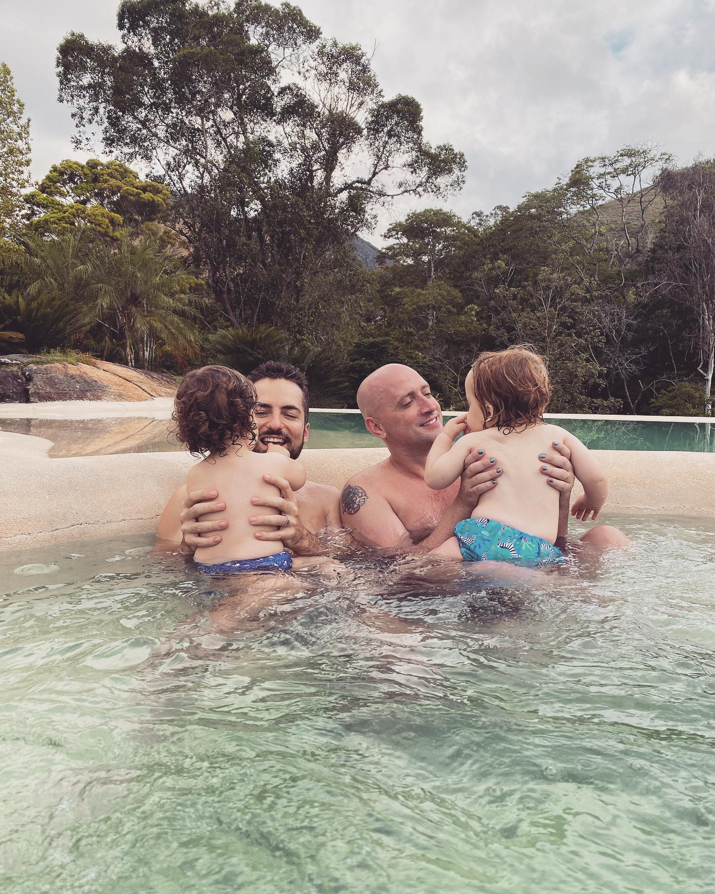Thales Bretas e Paulo Gustavo com os filhos - Foto: Reprodução/Instagram