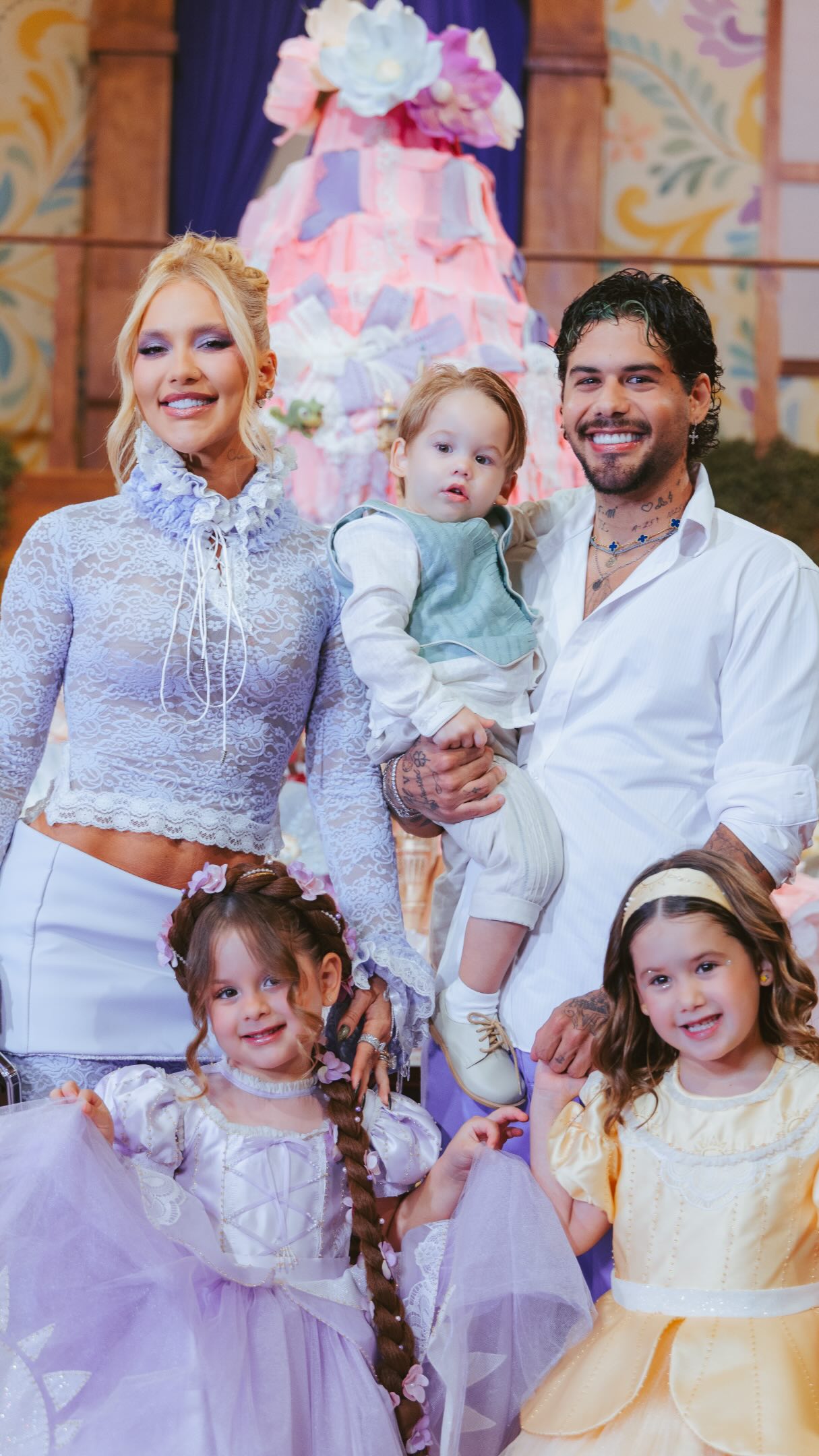 Virginia e Zé Felipe com os filhos - Foto: Instagram
