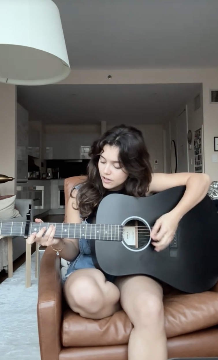 Elisa Annenberg vive em Nova York - Foto: Reprodução / TikTok