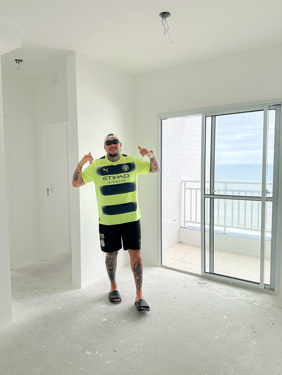 MC Binn é dono de um apartamento no litoral de São Paulo - Foto: Reprodução / Instagram @mcbinn