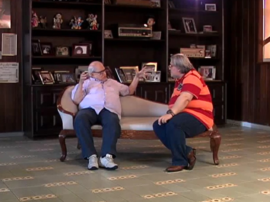 Sala da casa - Foto: Reprodução/YouTube/Leão Lobo Visita