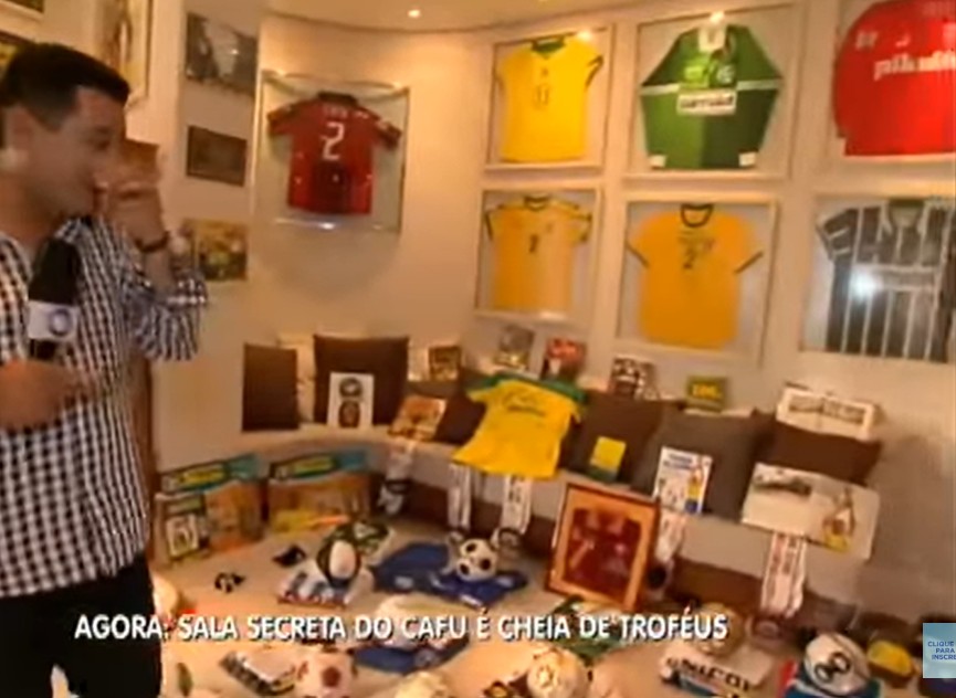 Sala secreta com recordações da carreira - Foto: Reprodução/Record