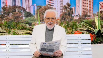 Aos 90 anos, Carlos Alberto de Nóbrega volta ao trabalho no SBT após cirurgia no coração