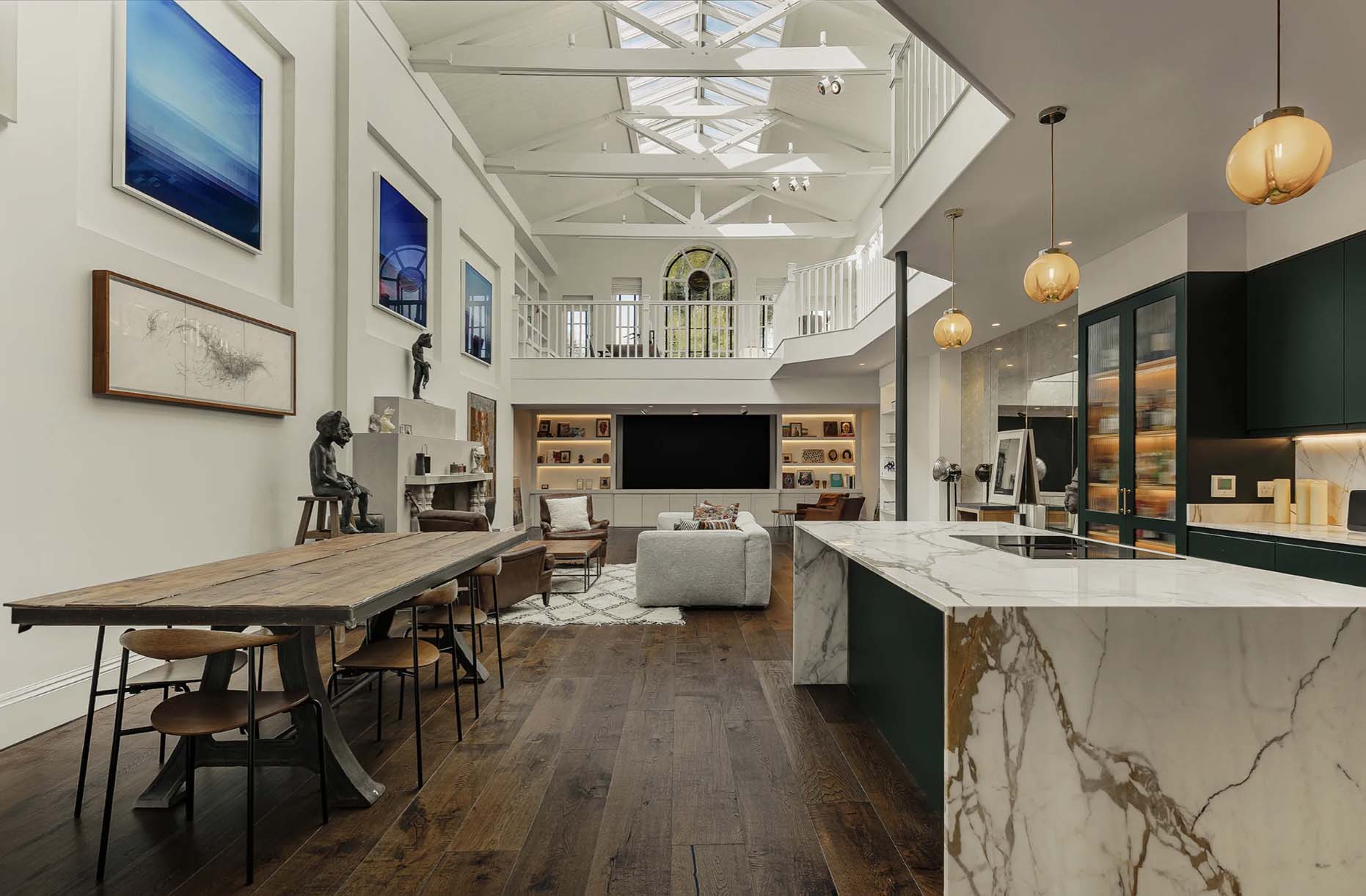 Verdadeira casa por trás da porta azul do filme Um Lugar Chamado Notting Hill - Foto: Reprodução / Sotheby's International Realty