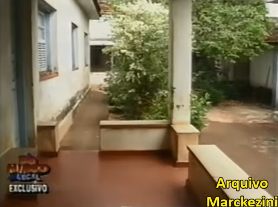 Casa do médium tinha jardim e espaço de convivência - Foto: Reprodução/YouTube