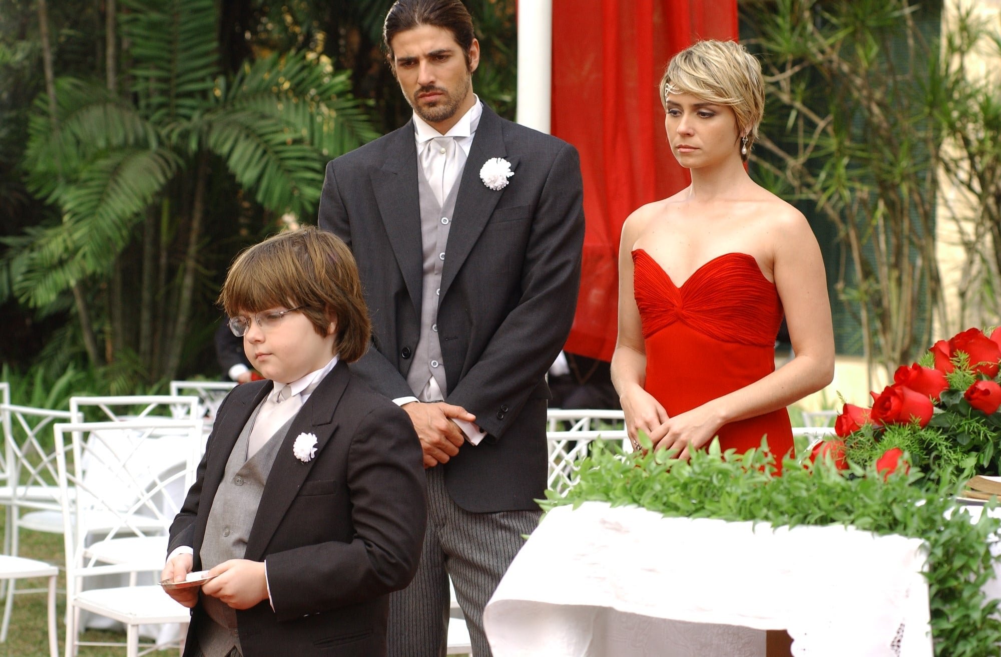Felipe Latgé, Reynaldo Gianecchini e Giovanna Antonelli em cena da novela Da Cor do Pecado - Foto: Divulgação / TV Globo