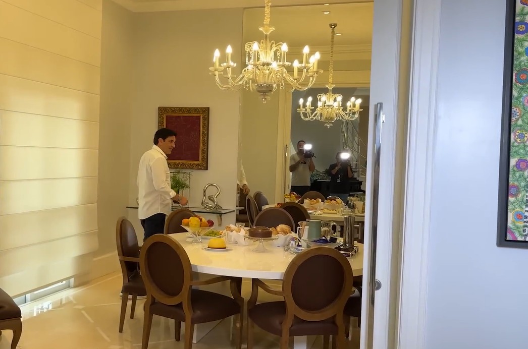 Decoração e móveis clássicos - Foto: Reprodução/YouTube/Canal do Edu Guedes