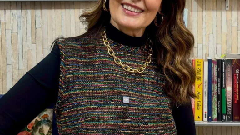 Aos 64 anos, apresentadora de TV transformou luta contra o câncer em recomeço: 'Eu não podia nunca imaginar'