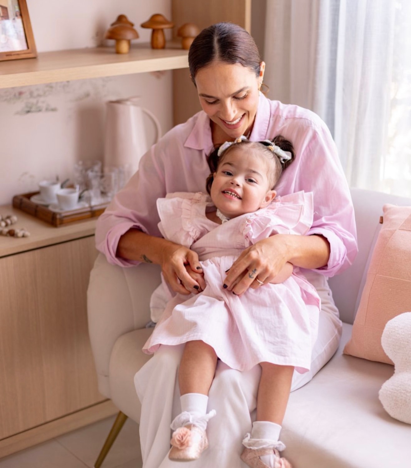 Leticia Cazarré com a filha, Maria Guilhermina - Foto: Reprodução / Instagram @leticiacazarre 