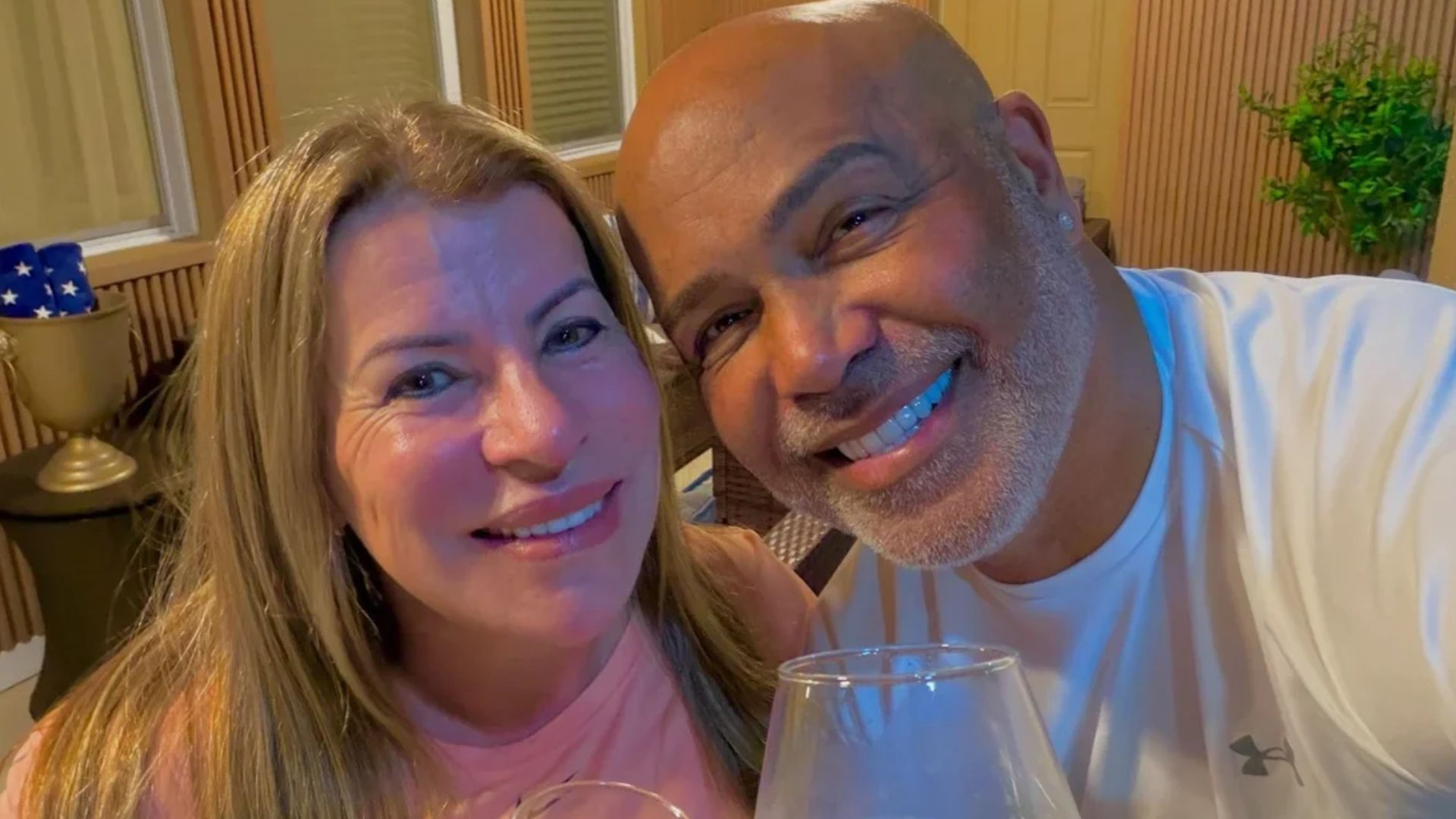 Fique por dentro: Juntos por 42 anos, Rick Sollo e Geralda Helena enfrentaram dificuldades antes da fama; relembre a história do casal