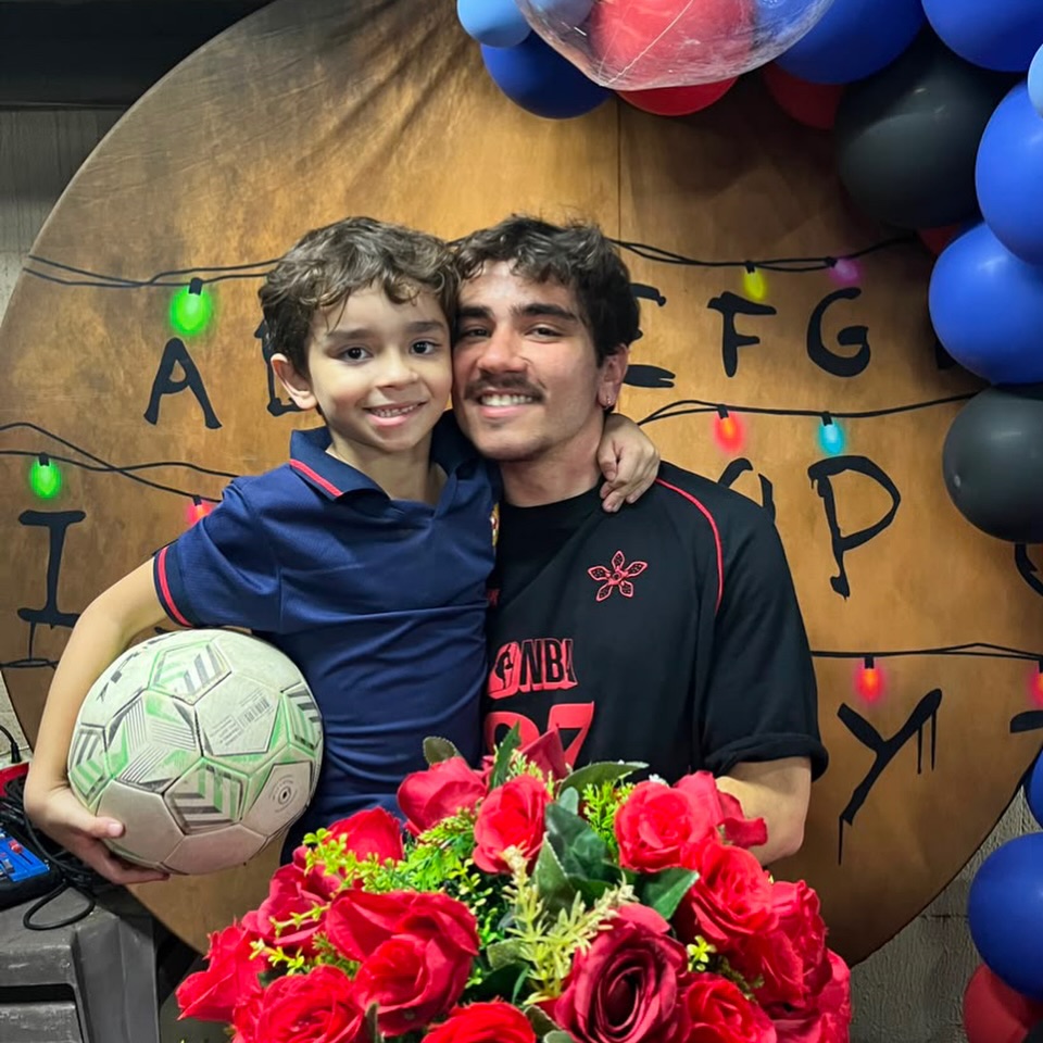 João Fernandes com o filho, Nicolas - Foto: Reprodução / Instagram @joaofernandesreal