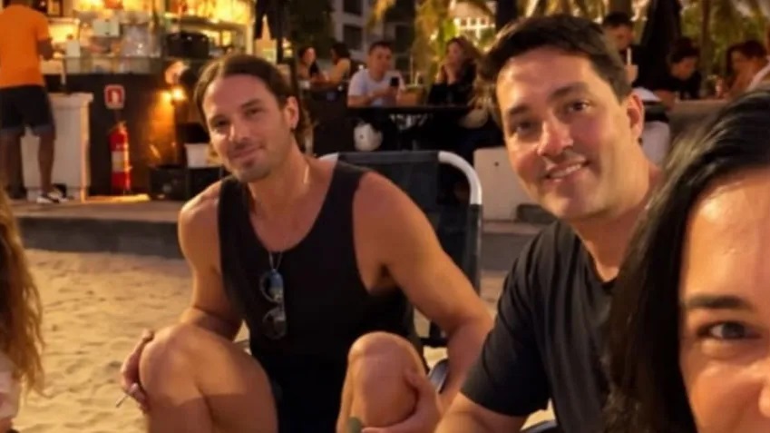Jônatas Faro posta foto com o namorado - Instagram/Jônatas Faro