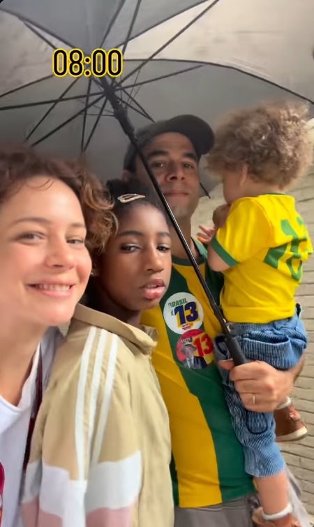 Leandra Leal com o marido e os filhos - Foto: Instagram