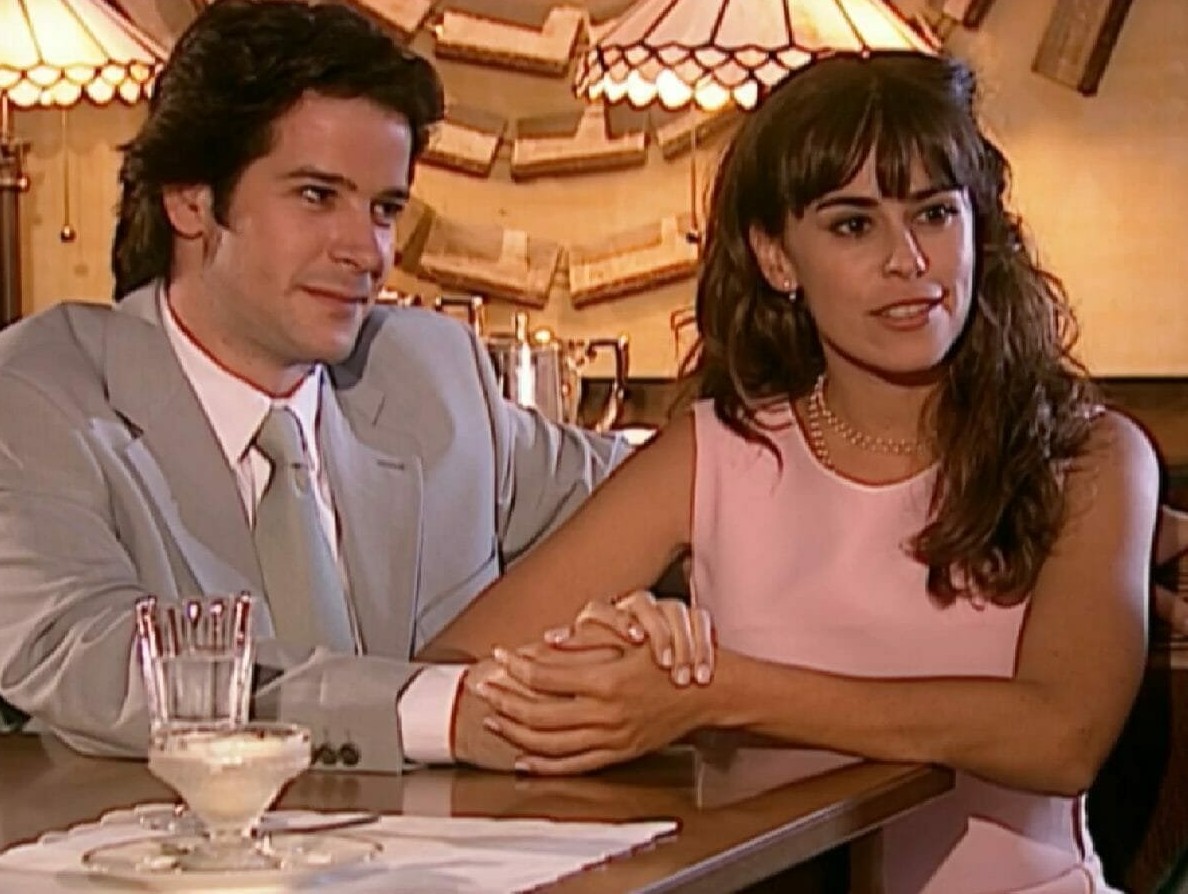 Murilo Benício e Daniela Escobar na novela O Clone - Foto: Reprodução / TV Globo