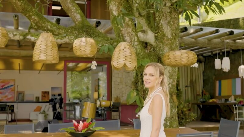 Aos 53 anos, Eliana revela refúgio de verão em Angra dos Reis com vista privilegiada para o mar