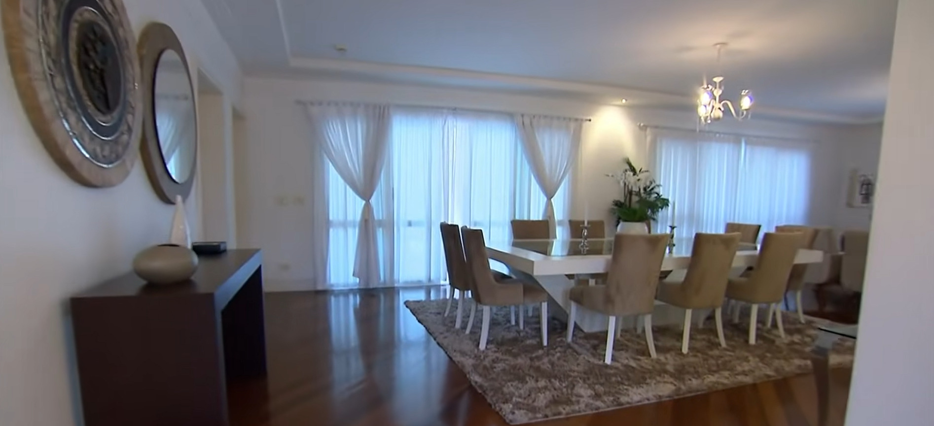 Mansão que pertenceu a Marcão do Povo