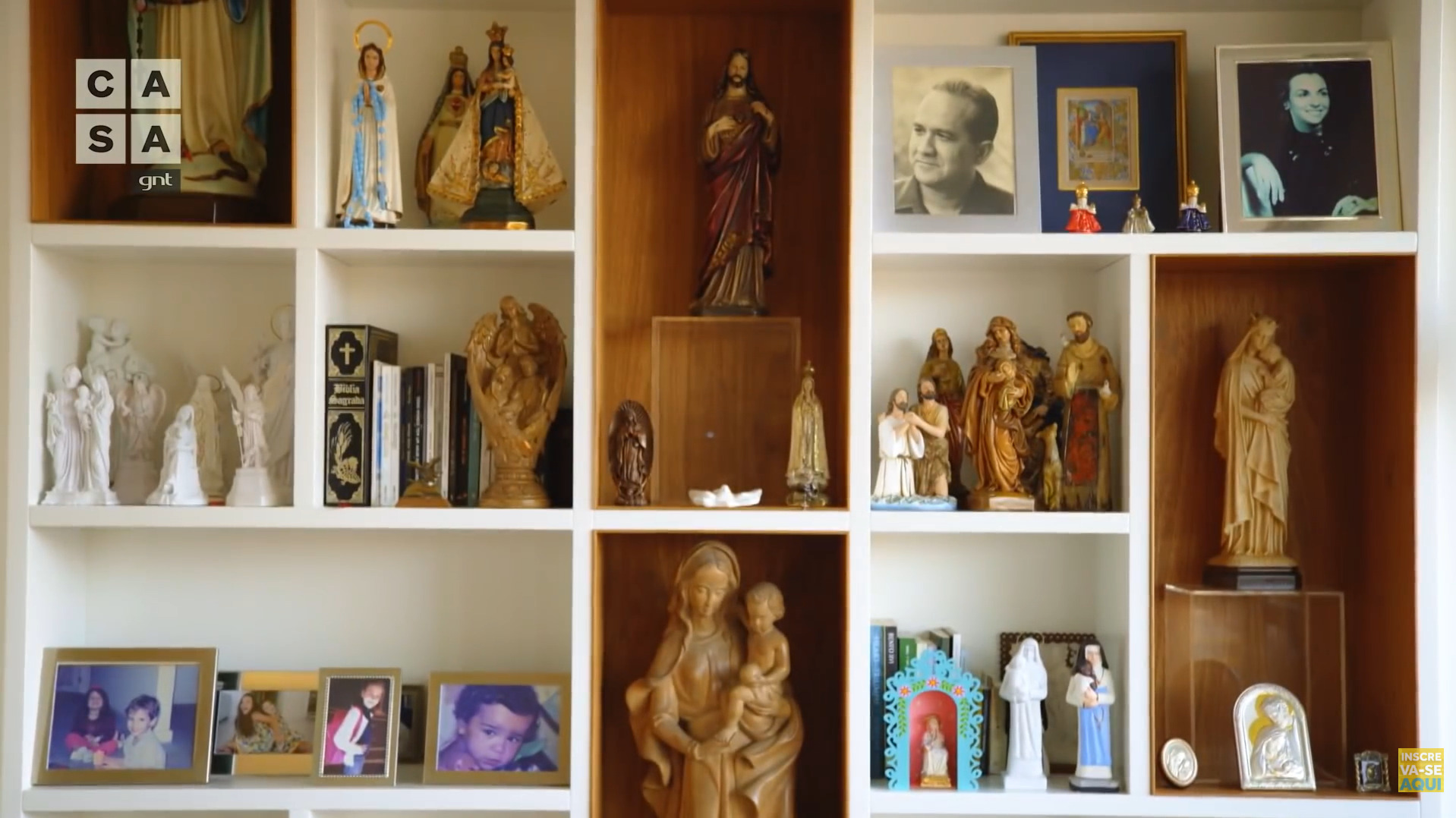 Maria Beltrão possui um altar em casa