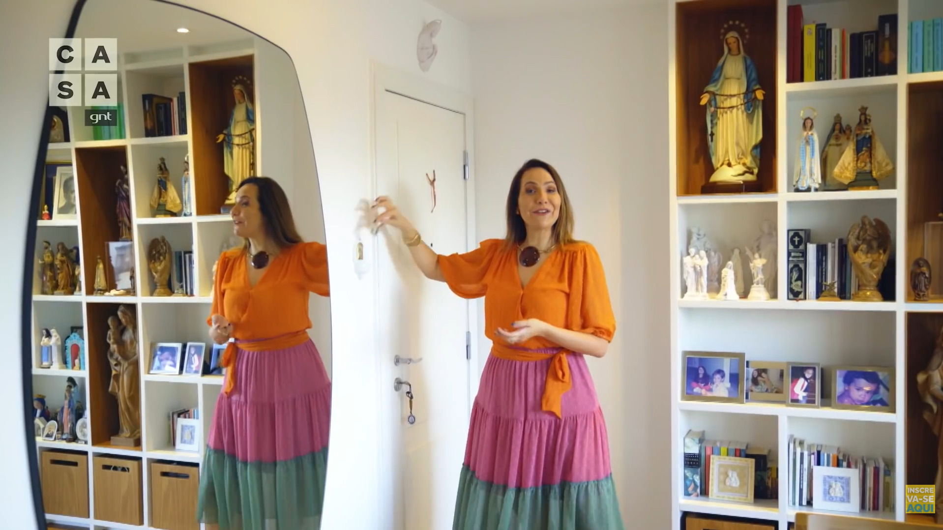 Maria Beltrão possui um altar em casa