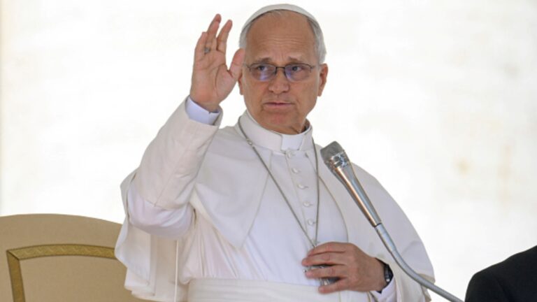 Aos 71 anos, papa Leão XIV passa por cirurgia no pulmão e tem diagnóstico de câncer confirmado