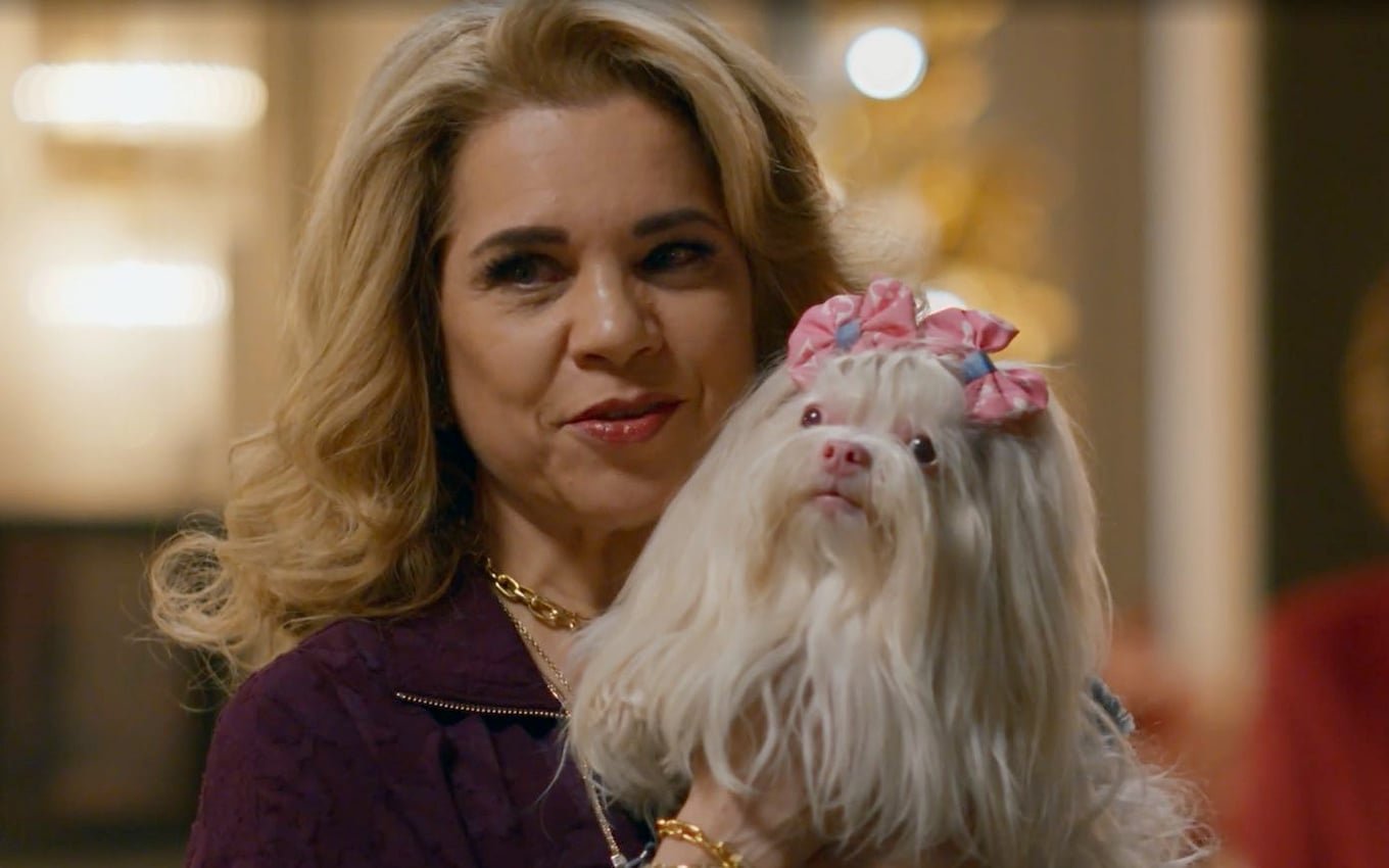 Pilar (Isabel Teixeira) e Maria Antonieta em Quem Ama Cuida - Foto: Reprodução / TV Globo