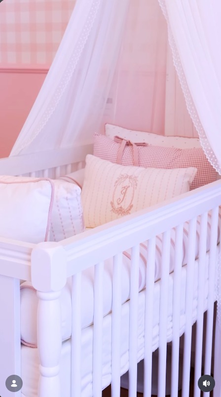 Quarto da filha de Mari Fernandez e Júlia Ribeiro - Foto: Reprodução / Instagram @juliaaribeirol