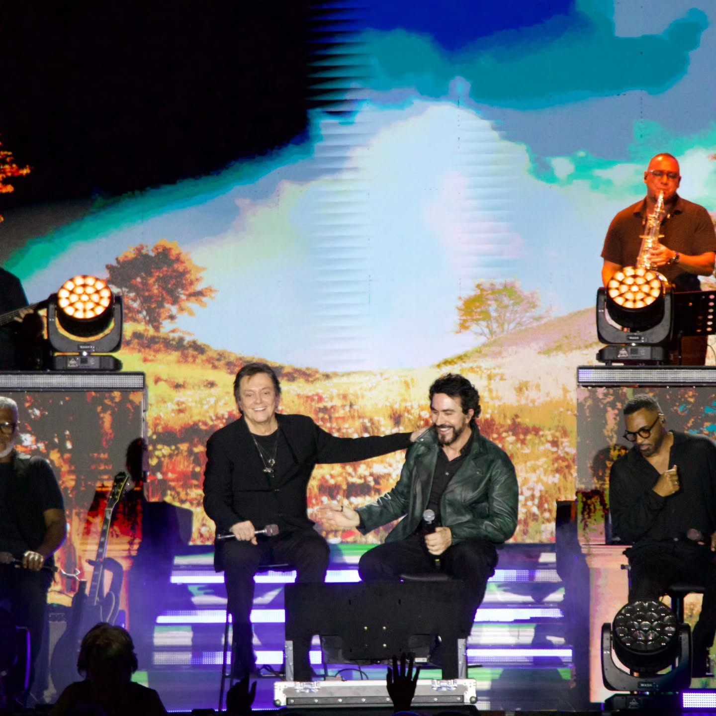 Fábio Jr. e padre Fábio de Melo em show emocionante em Aparecida - Foto: Larissa Melo @larissamelo_fotografia