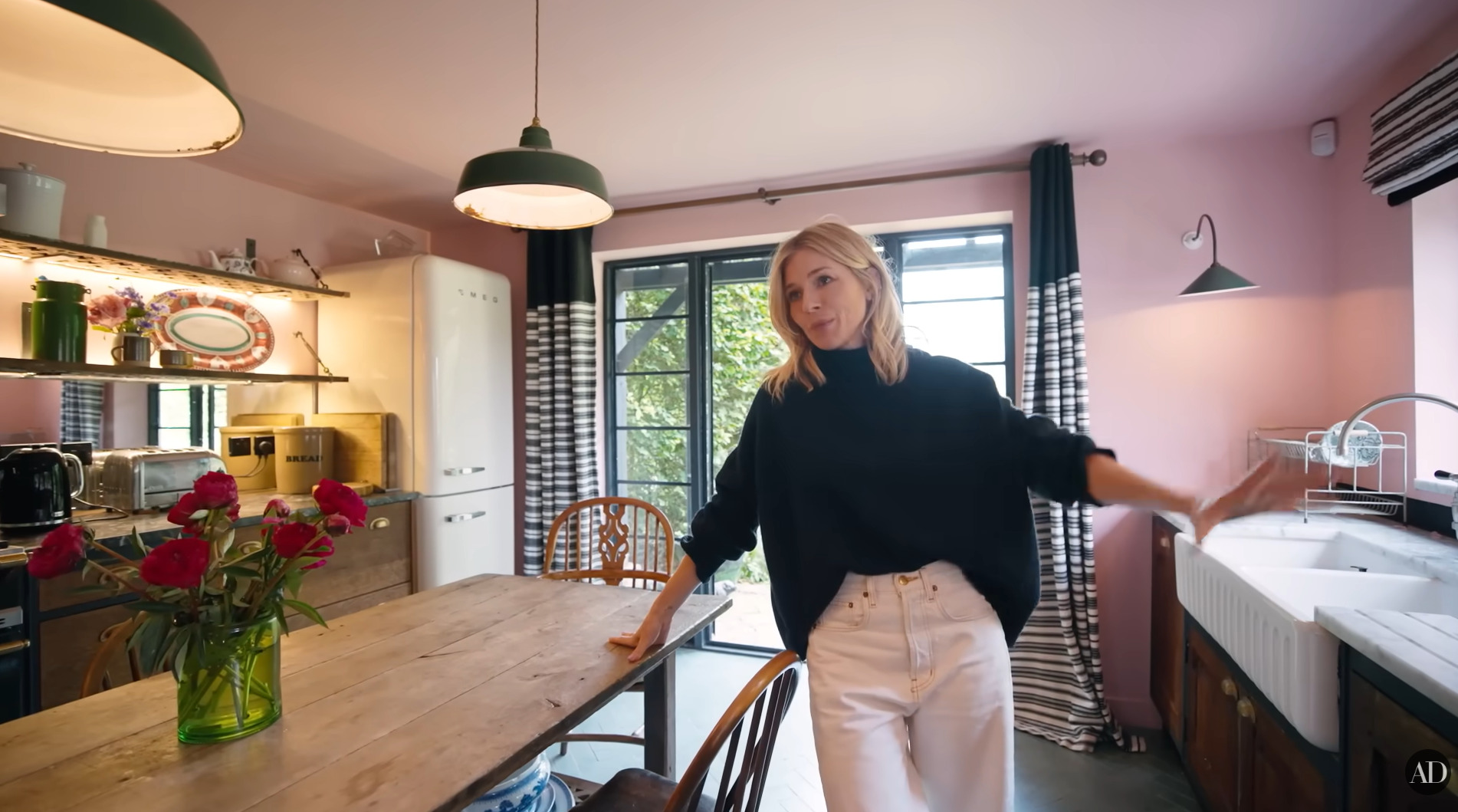 O chalé inglês de Sienna Miller