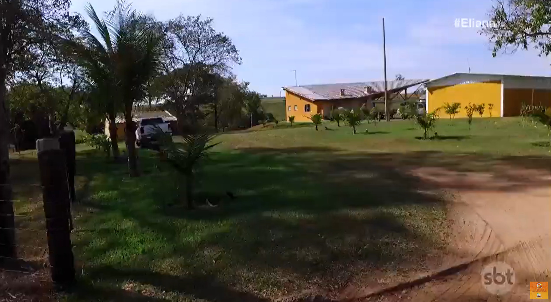 Aos 41 anos, cantora sertaneja é proprietária de sítio com lago, gado e espaço usado para criar músicas