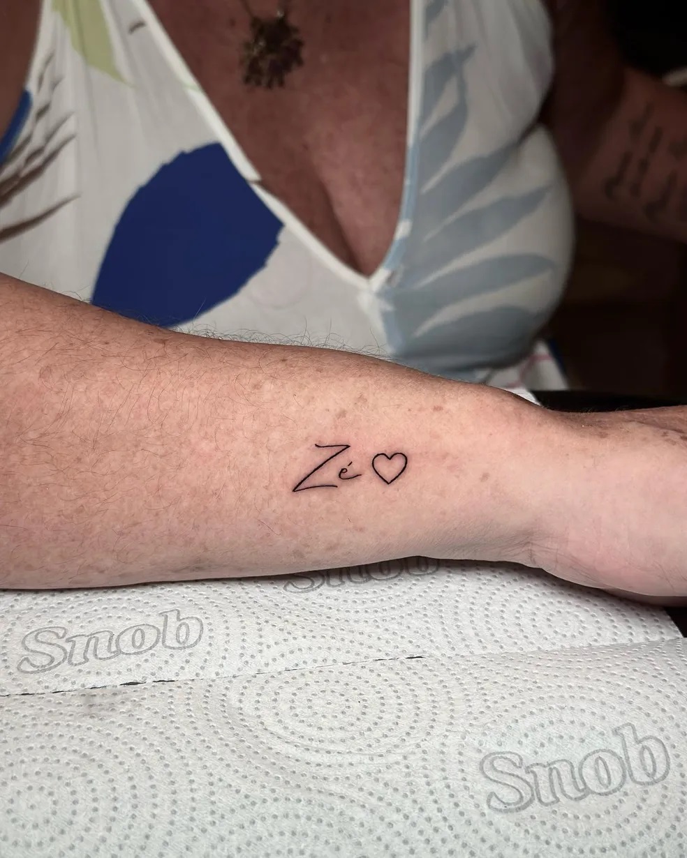 Sogra de Zé Felipe faz tatuagem em homenagem ao genro — Foto: Instagram
