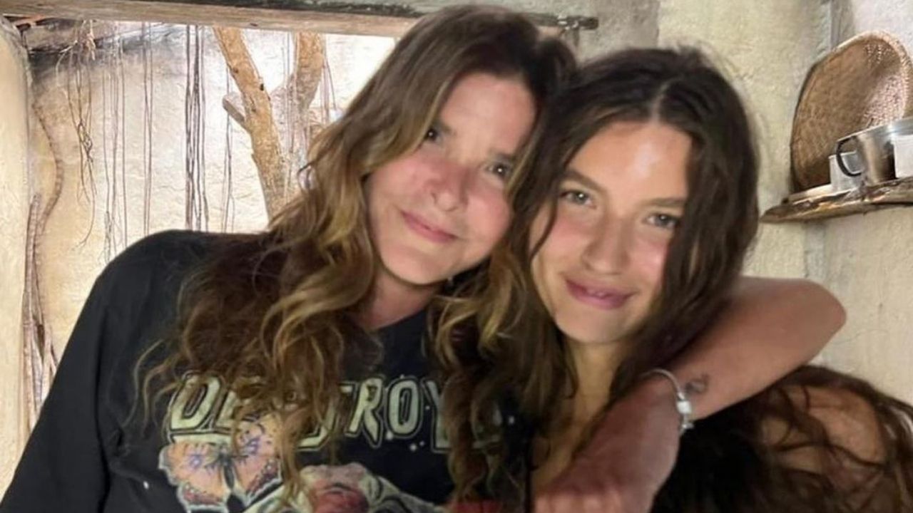 Cristiana Oliveira e Alanis Guillen se encontram nos bastidores de ‘Pantanal’: “Encontro de Jumas”