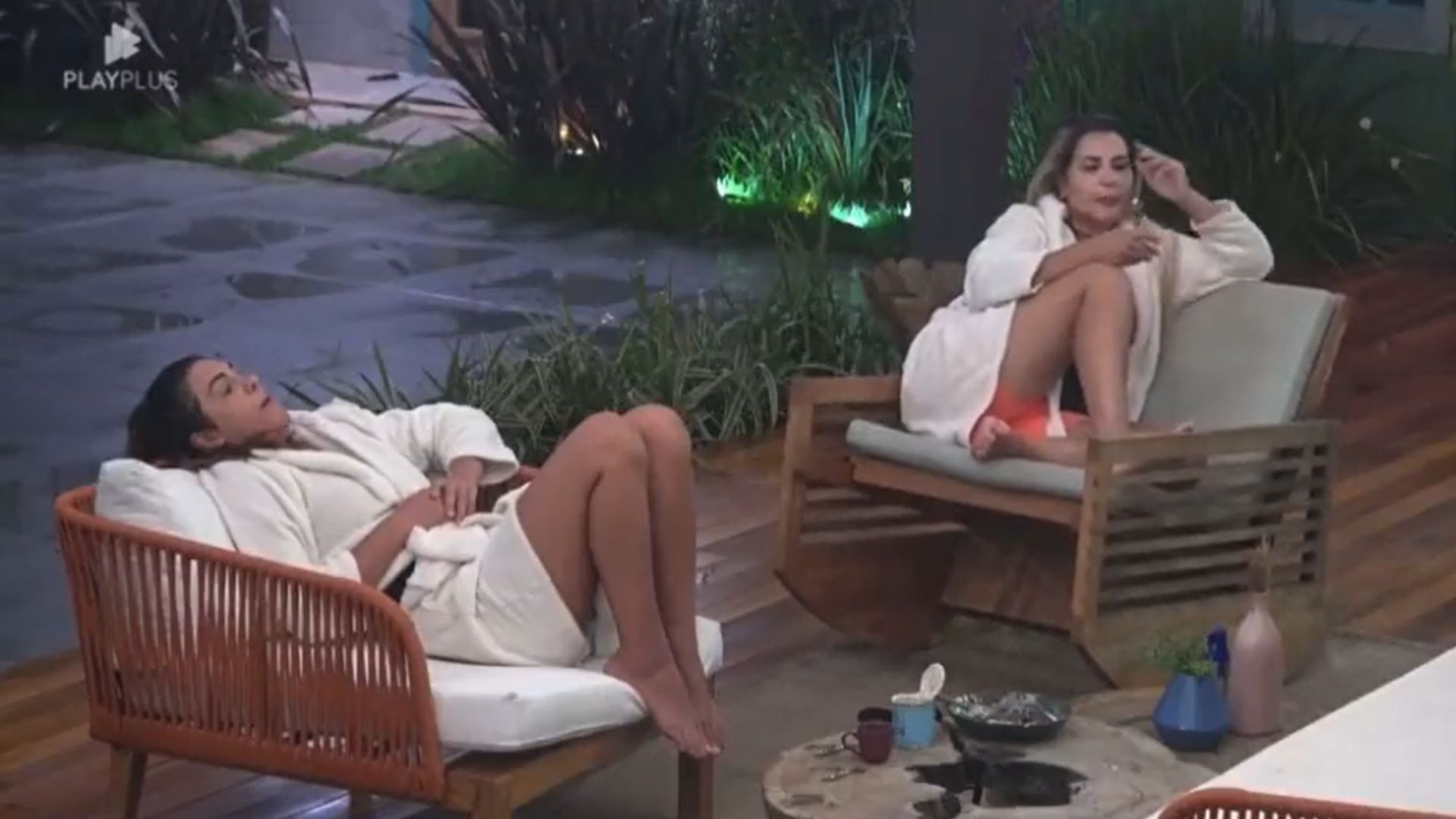 A Fazenda 14: Deolane e Pétala desejam desistir do reality após a volta de Babi