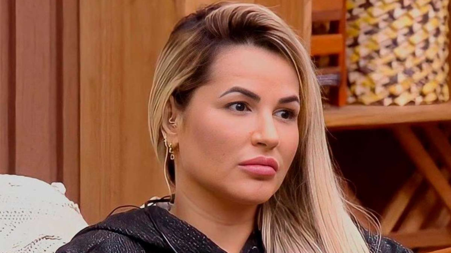 A Fazenda 14: Direção rompe o silêncio sobre informação externa a Deolane Bezerra