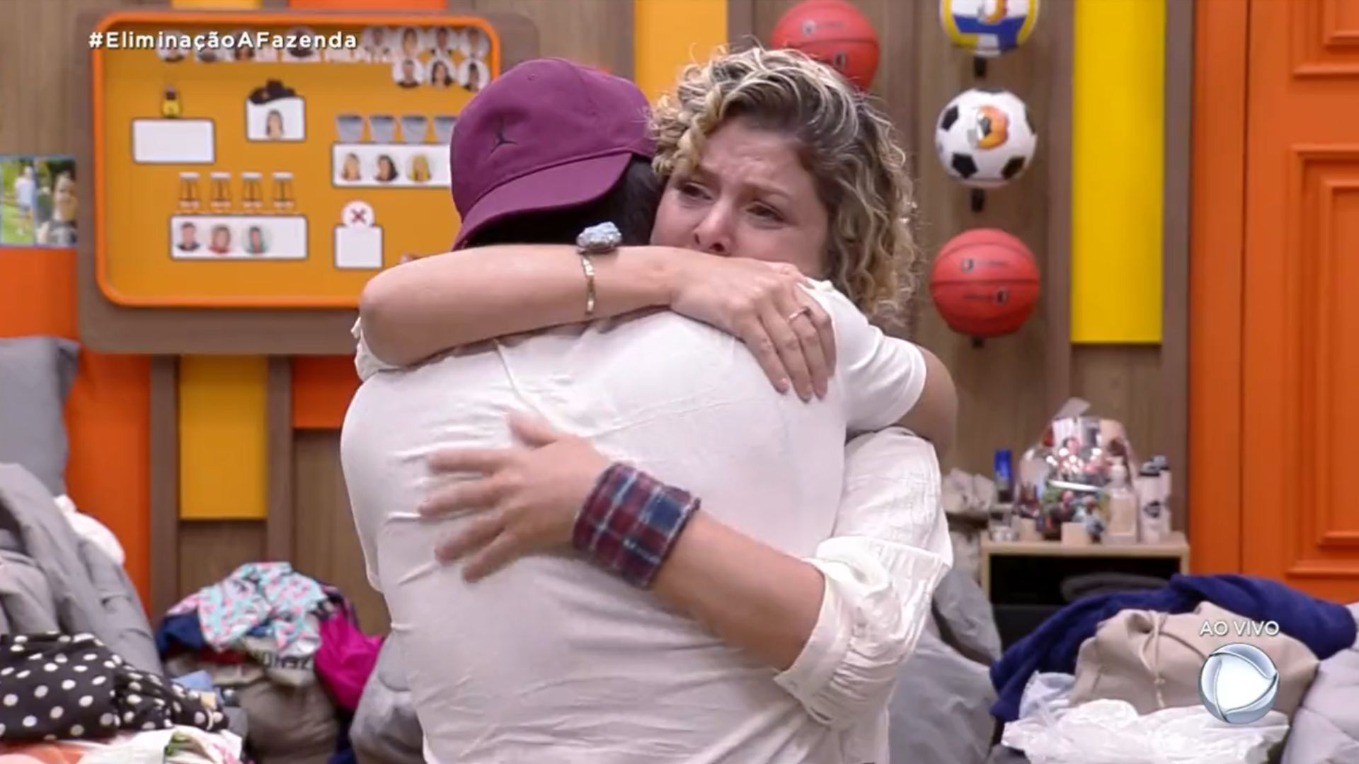 A Fazenda 14: “Eu quero ir embora”, chora Thomaz após a saída de Tati Zaqui
