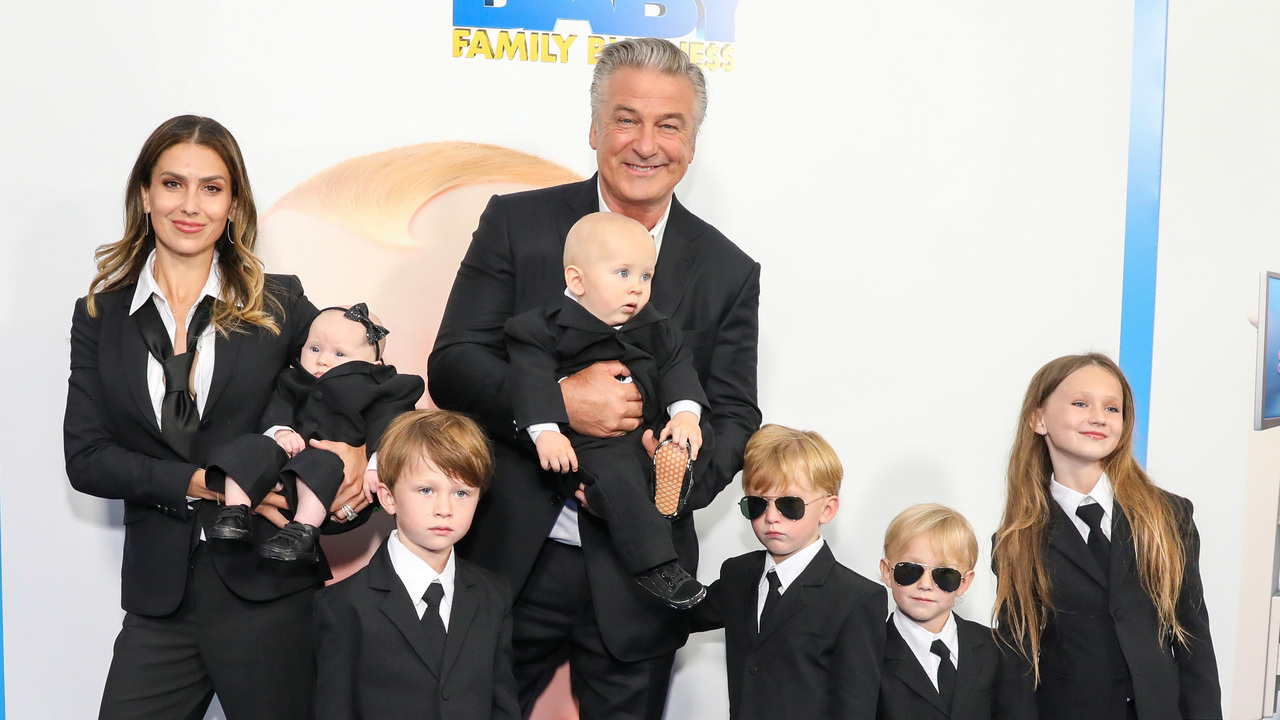 Alec Baldwin e sua esposa Hilaria estão esperando o sétimo filho