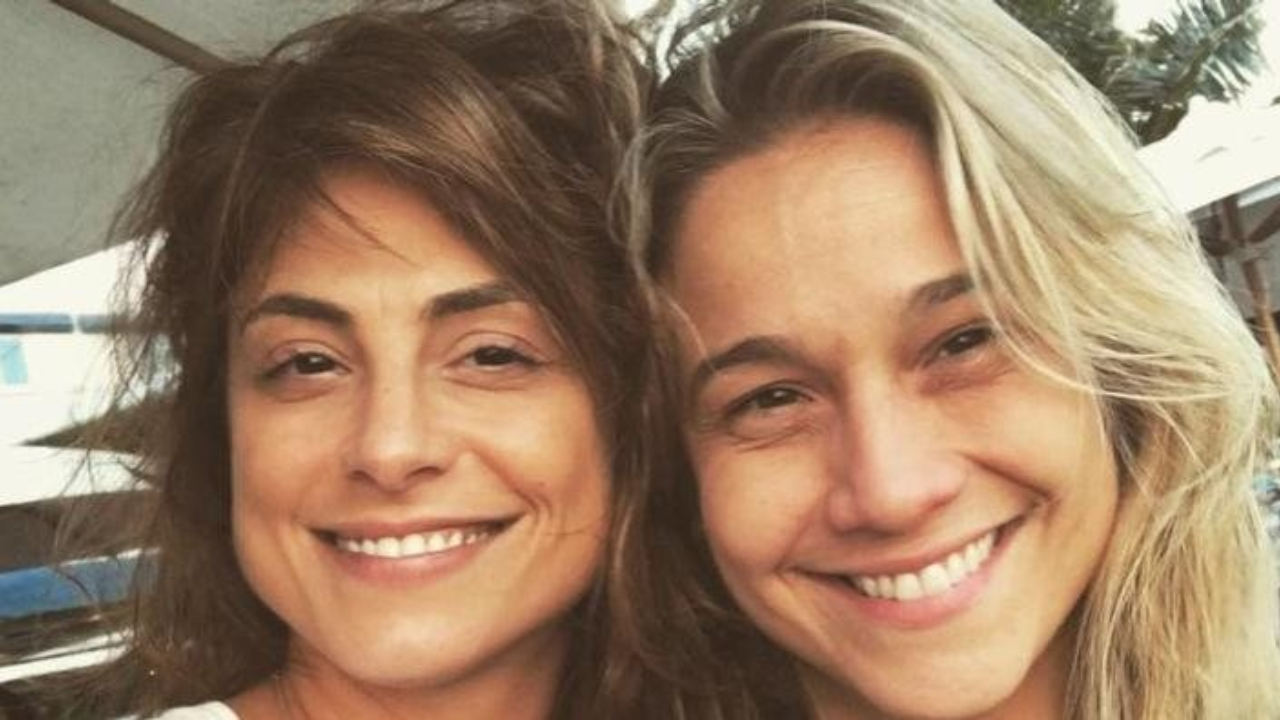 Fernanda Gentil surge sendo abraçada pela esposa em foto: ”Aqui cabe carinho, amor e vontade”