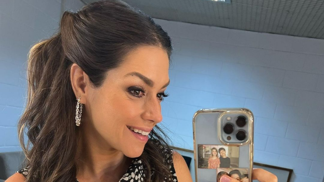 Thaís Fersoza surge deslumbrante no camarim da TV Globo e fãs elogiam: ”Sua linda!”