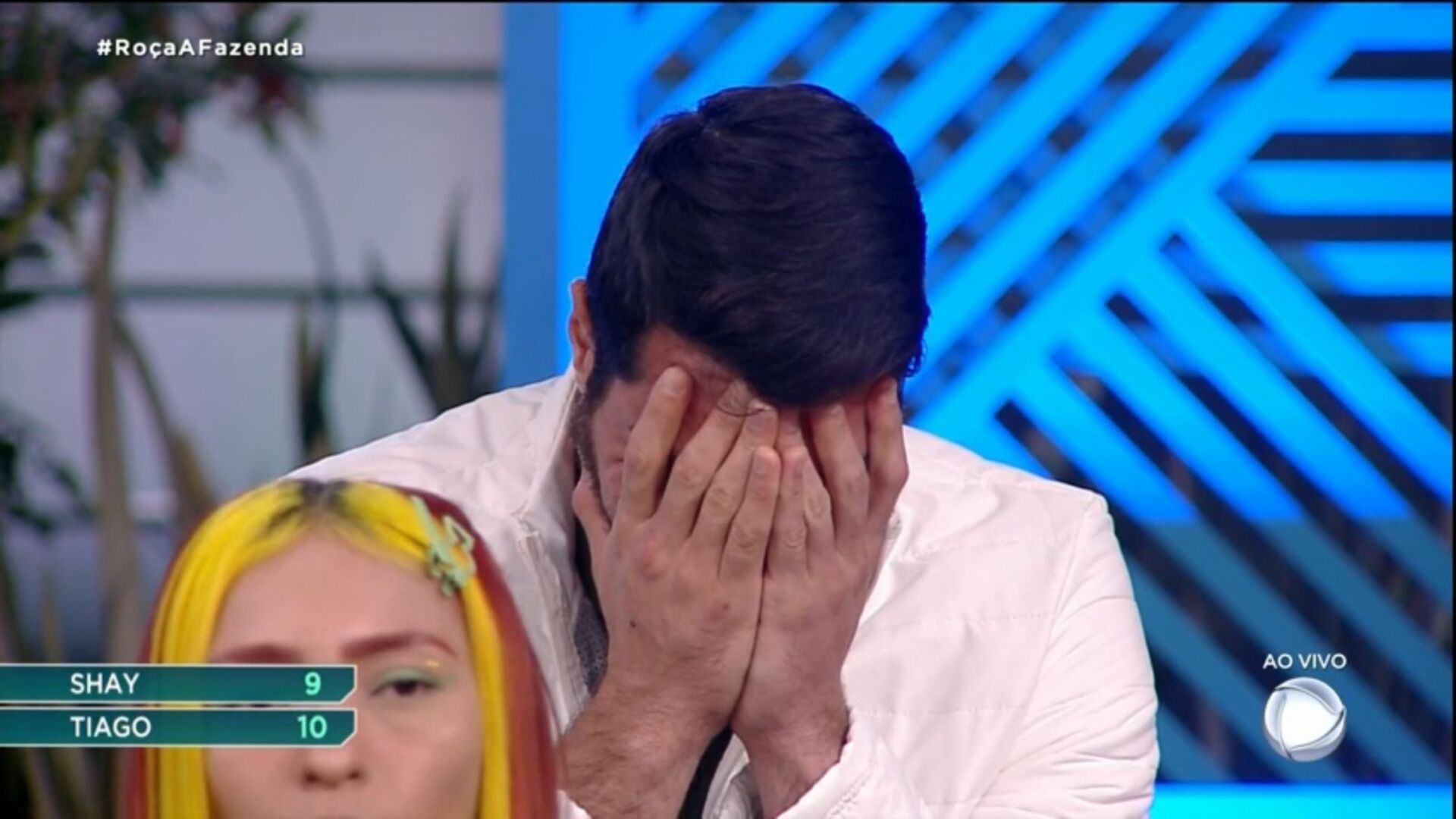 A Fazenda 14: Internet critica Shay após Pétala expor fala: “Tenho nojo de ver dois homens se beijando”