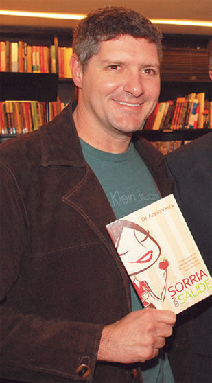 LIVRO SORRIA COM SAÚDE