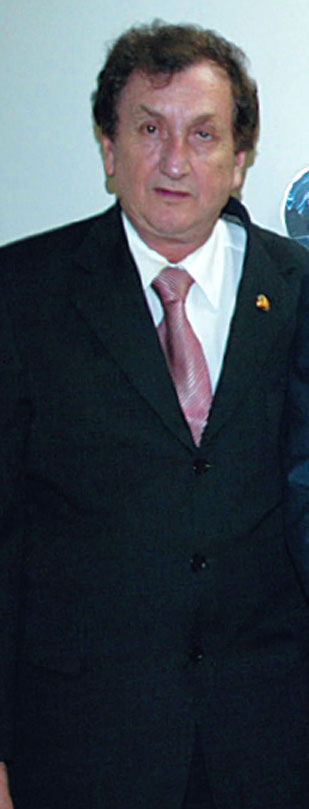 EDUCAÇÃO À DISTÂNCIA