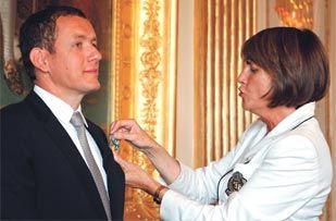 RECONHECIMENTO EM PARIS