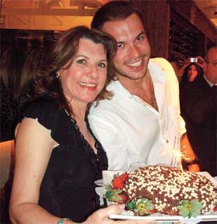 FELIZ ANIVERSÁRIO
