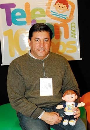 O apresentador Carlos Nascimento.