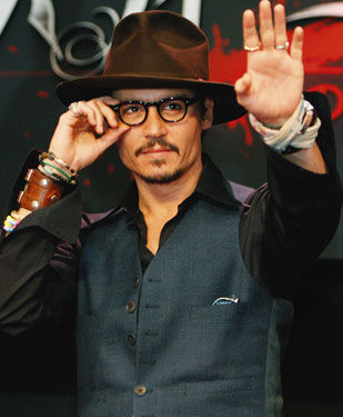 DEPP EM TÓQUIO, NO JAPÃO