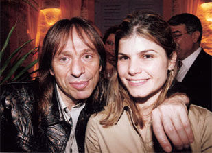 Alain Robert, o Spider Man francês, e Manuela Amaro, diretora de marketing da Tam.