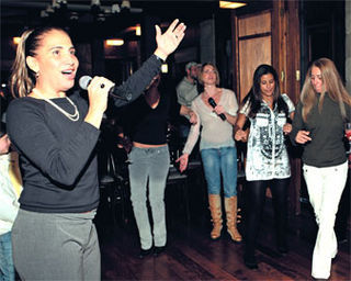 EM BARILOCHE, FAMOSOS EXIBEM TALENTO MUSICAL