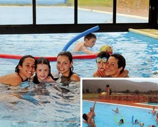 AS MENINAS NA PISCINA TÉRMICA