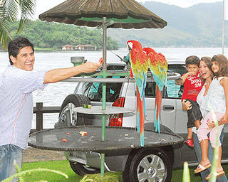 CÉSAR FILHO COM ELAINE E OS FILHOS LUIGI E LUMA