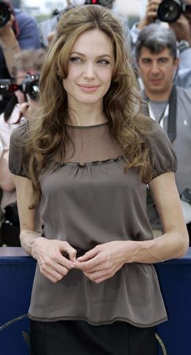 Angelina Jolie pode ter que devolver filha…