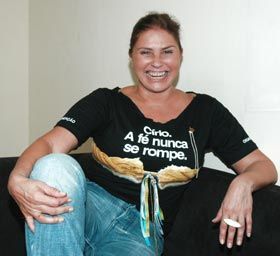 Fafá de Belém quer desaparecer com a filha…