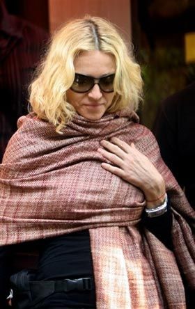 Madonna paga US$ 10 mil por mês em água...
